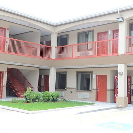 Palace Inn Sam Houston Race Park מראה חיצוני תמונה