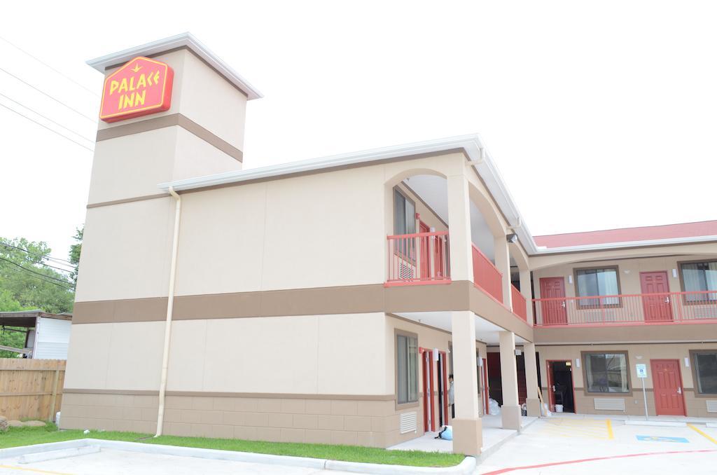 Palace Inn Sam Houston Race Park מראה חיצוני תמונה