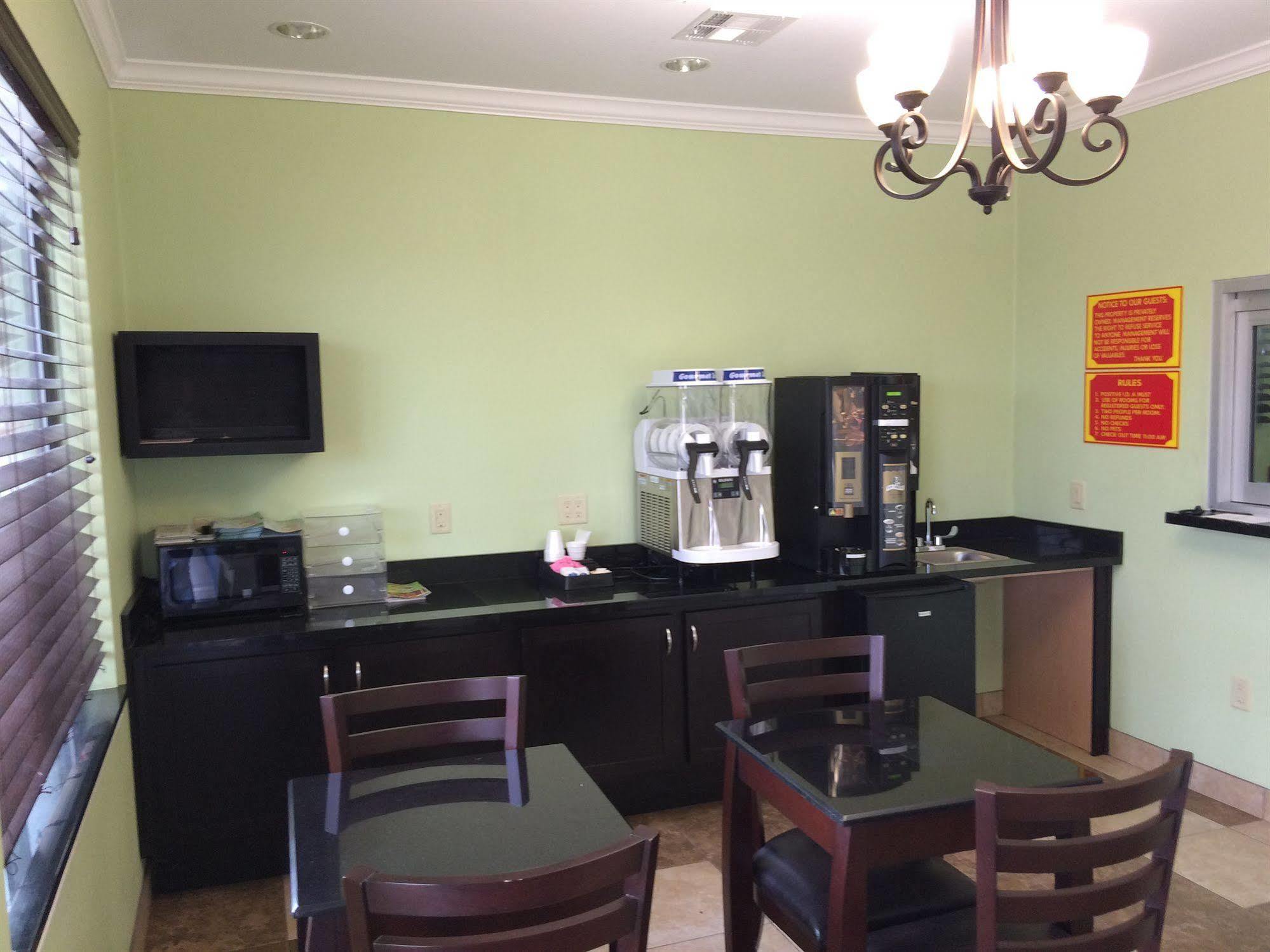 Palace Inn Sam Houston Race Park מראה חיצוני תמונה